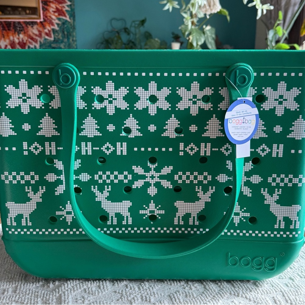 BOGG BAG UGLY SWEATER